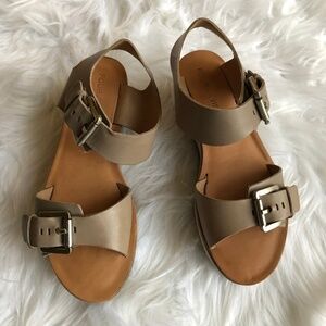Pour La Victoire Wedge Sandals Tan Leather 7.5